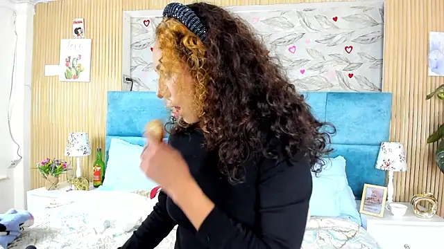 samanthaThoms online show from 03-06-26, 03:47