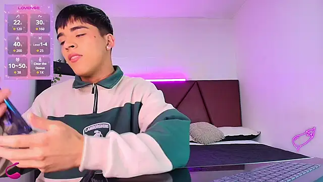 Lucass love online show from 09-12-25, 01:11