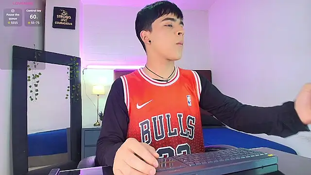 Lucass love online show from 09-25-25, 01:15