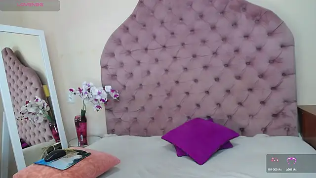 Snapshot of _Agata_ chatting on 03-14-25, 08:10  Agata  online show from 03-14-25, 08:10