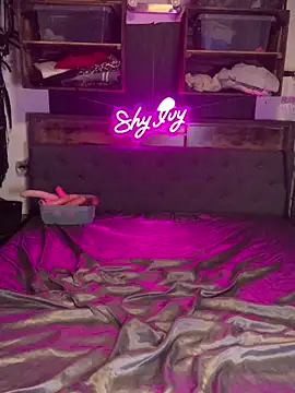 Shy Ivy online show from 09-10-25, 09:37