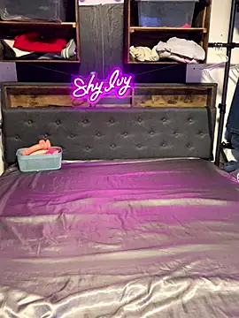 Shy Ivy online show from 09-18-25, 08:11