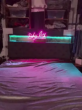 Shy Ivy online show from 10-01-25, 09:54