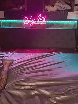 Shy Ivy online show from 10-04-25, 08:18