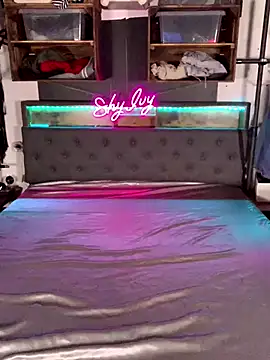 Shy Ivy online show from 10-12-25, 06:51