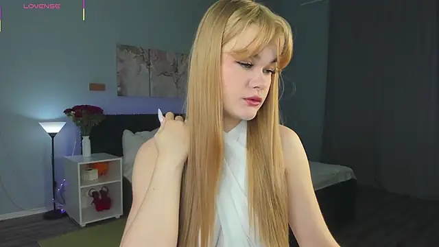 Snapshot of ShyEmma_ chatting on 11-24-25, 01:05 ShyEmma online show from 11-24-25, 01:05