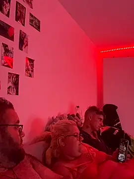 Snapshot of mrandmrsdarkside chatting on 09-11-25, 07:47 mrandmrsdarkside online show from 09-11-25, 07:47