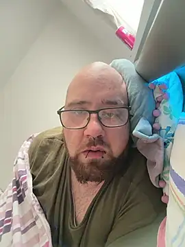 Snapshot of mrandmrsdarkside chatting on 03-16-26, 09:02 mrandmrsdarkside online show from 03-16-26, 09:02