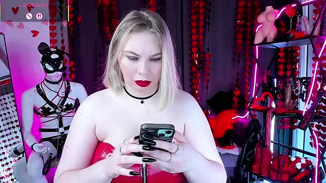 Snapshot of Anna_Maxwell chatting on 02-12-26, 02:17 Anna Maxwell online show from 02-12-26, 02:17