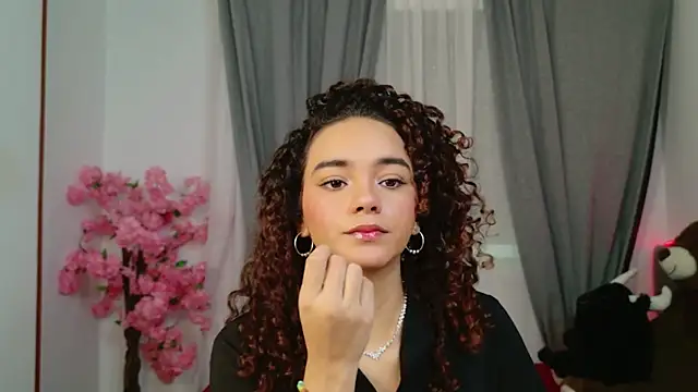 Taylor Tina online show from 10-09-25, 09:51