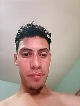 Snapshot of elbbxxx1999 chatting on 09-09-25, 01:43 elbbxxx1999 online show from 09-09-25, 01:43