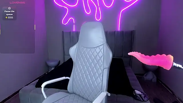 Sabrina bloom online show from 09-13-25, 01:11