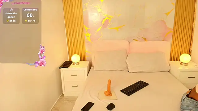 Snapshot of MayaBaker chatting on 09-11-25, 07:36 MayaBaker online show from 09-11-25, 07:36