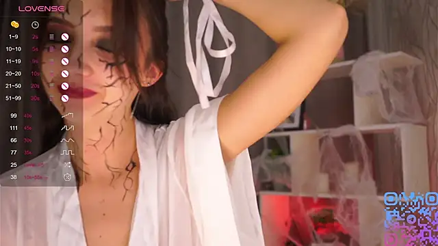 DaisyBlaze online show from 10-30-25, 04:52