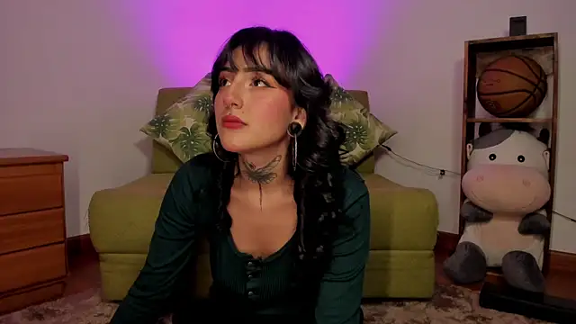 Snapshot of lola_n_apolo chatting on 10-03-25, 01:57 lola n apolo online show from 10-03-25, 01:57