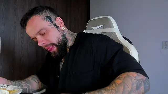 natevillage online show from 10-05-25, 01:20