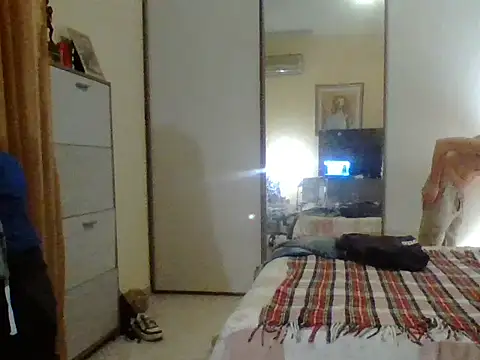 Snapshot of KalendaXL chatting on 11-17-25, 07:08 KalendaXL online show from 11-17-25, 07:08