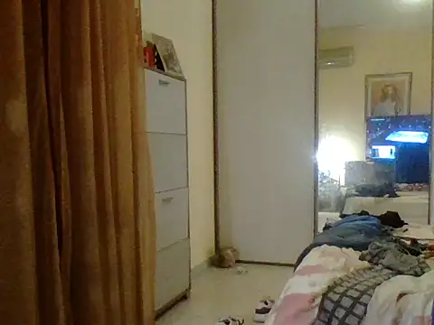 Snapshot of KalendaXL chatting on 12-02-25, 08:59 KalendaXL online show from 12-02-25, 08:59