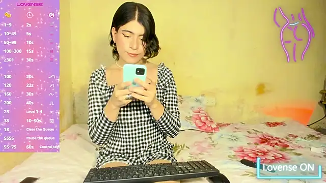 Snapshot of xxxEmmaxx chatting on 09-11-25, 05:29 xxxEmmaxx online show from 09-11-25, 05:29