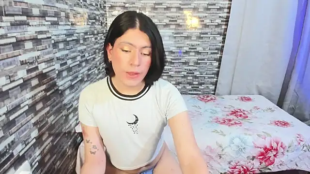 Snapshot of xxxEmmaxx chatting on 12-16-25, 04:28 xxxEmmaxx online show from 12-16-25, 04:28