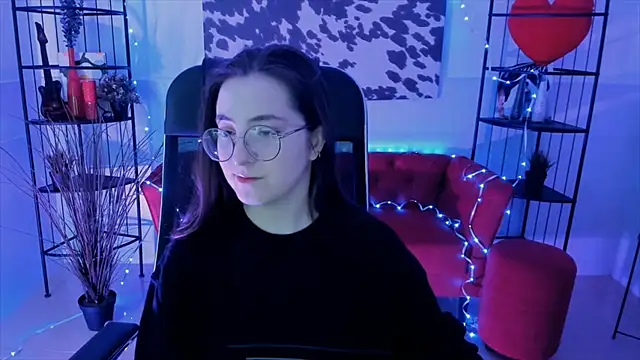 Snapshot of VirtuallVoyant chatting on 09-16-25, 05:08 VirtuallVoyant online show from 09-16-25, 05:08