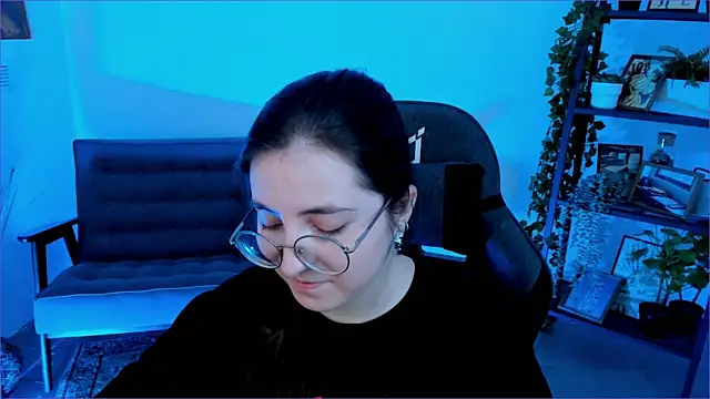 Snapshot of VirtuallVoyant chatting on 10-06-25, 07:28 VirtuallVoyant online show from 10-06-25, 07:28