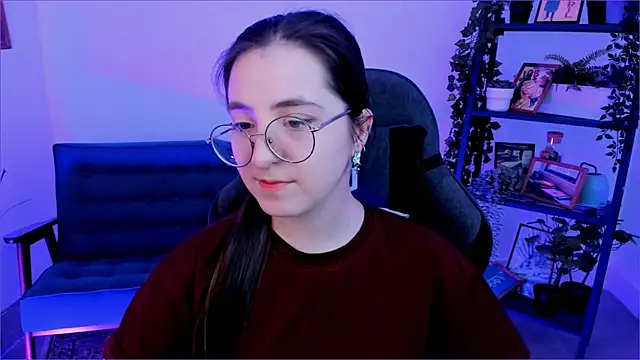 Snapshot of VirtuallVoyant chatting on 10-07-25, 03:25 VirtuallVoyant online show from 10-07-25, 03:25