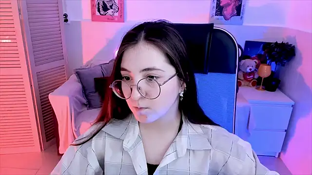 Snapshot of VirtuallVoyant chatting on 10-08-25, 07:39 VirtuallVoyant online show from 10-08-25, 07:39