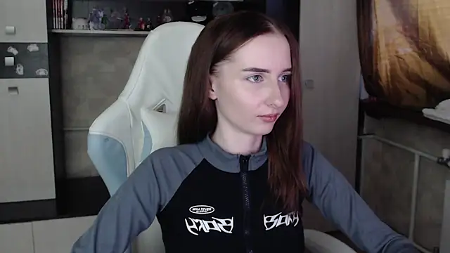 Cutti Crystal online show from 11-04-25, 03:05