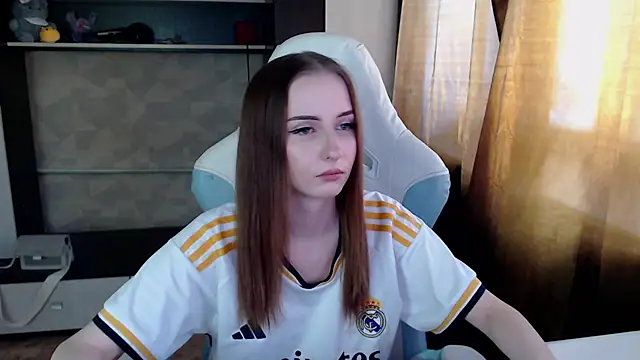 Cutti Crystal online show from 02-03-26, 05:16