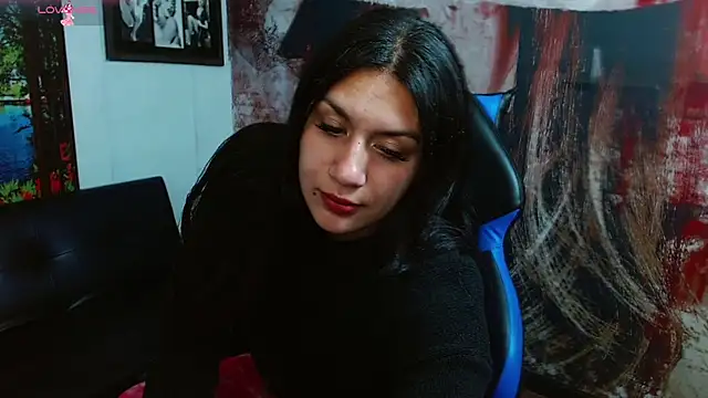 Snapshot of gigi_gilt_ chatting on 05-20-26, 04:18 gigi gilt online show from 05-20-26, 04:18