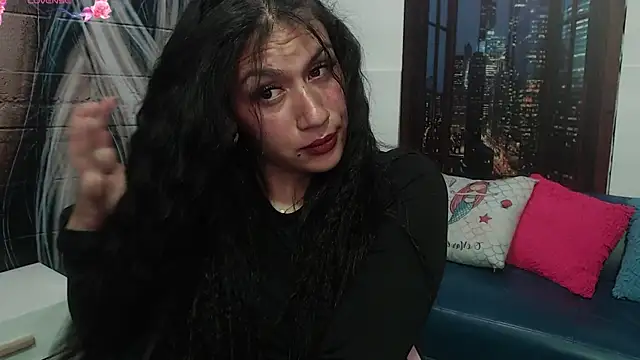 Snapshot of gigi_gilt_ chatting on 07-28-26, 02:57 gigi gilt online show from 07-28-26, 02:57