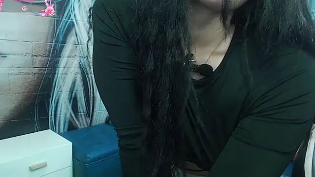 Snapshot of gigi_gilt_ chatting on 07-28-26, 07:39 gigi gilt online show from 07-28-26, 07:39