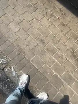 Snapshot of kamo012000 chatting on 09-23-25, 10:29 kamo012000 online show from 09-23-25, 10:29