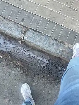 Snapshot of kamo012000 chatting on 10-10-25, 07:51 kamo012000 online show from 10-10-25, 07:51