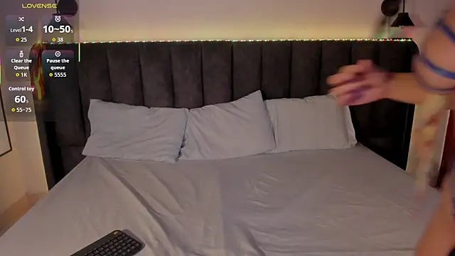 Sophie Smith19  online show from 02-24-26, 02:15