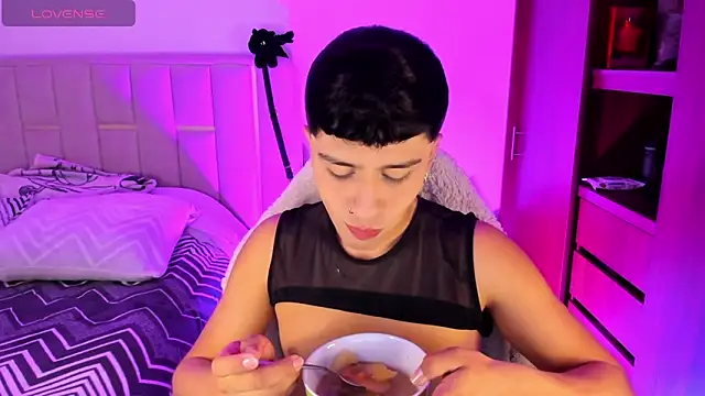 Matheewx m online show from 04-26-26, 09:34