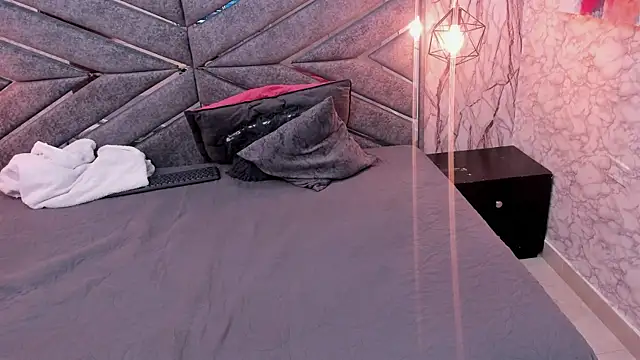 SASHA BROWNIE   online show from 11-13-25, 08:08