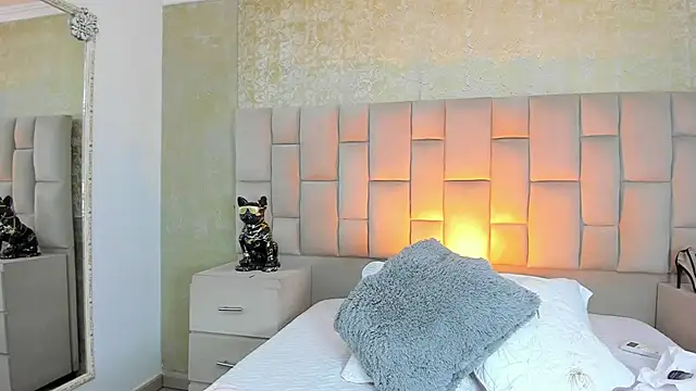 Snapshot of cloesummerr_ chatting on 11-25-25, 01:22 cloesummerr online show from 11-25-25, 01:22