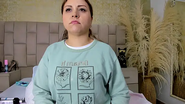 Snapshot of cloesummerr_ chatting on 12-14-25, 12:10 cloesummerr online show from 12-14-25, 12:10