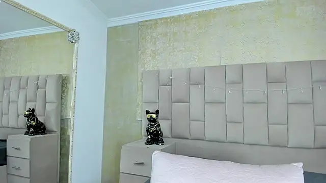 Snapshot of cloesummerr_ chatting on 12-21-25, 12:34 cloesummerr online show from 12-21-25, 12:34