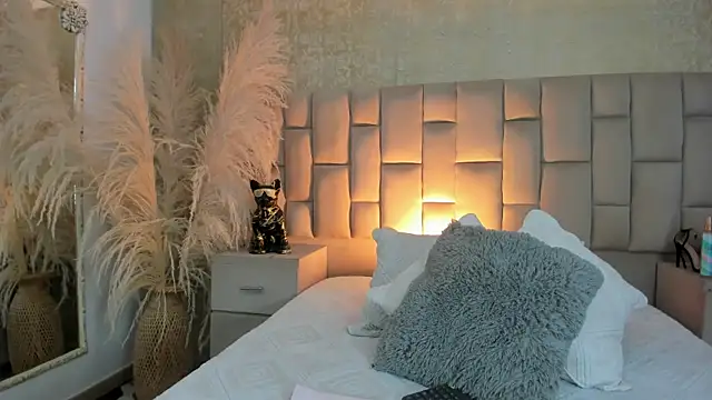 Snapshot of cloesummerr_ chatting on 01-13-26, 02:00 cloesummerr online show from 01-13-26, 02:00