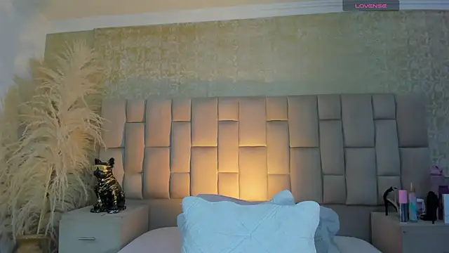 Snapshot of cloesummerr_ chatting on 01-19-26, 01:26 cloesummerr online show from 01-19-26, 01:26