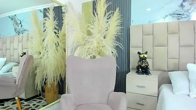 Snapshot of cloesummerr_ chatting on 02-15-26, 12:47 cloesummerr online show from 02-15-26, 12:47