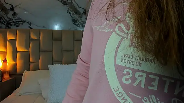 Snapshot of cloesummerr_ chatting on 03-09-26, 12:53 cloesummerr online show from 03-09-26, 12:53