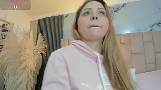 cloesummerr  online show from 03-27-26, 01:55