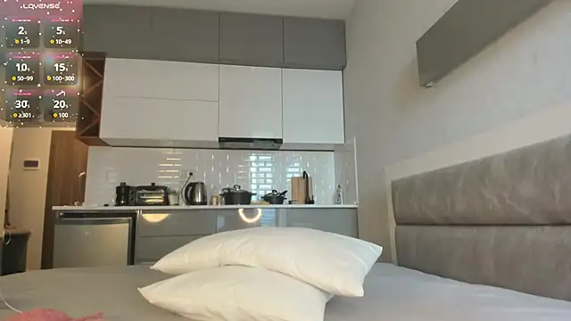 Snapshot of Clarity_Yumi chatting on 09-10-25, 05:29 Clarity Yumi online show from 09-10-25, 05:29