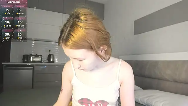 Snapshot of Clarity_Yumi chatting on 09-20-25, 03:18 Clarity Yumi online show from 09-20-25, 03:18