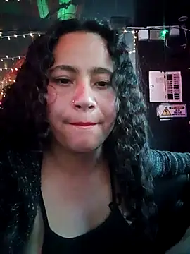 Snapshot of Yaya_watson chatting on 10-18-25, 10:21 Yaya watson online show from 10-18-25, 10:21