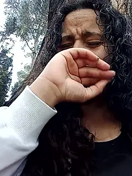 Snapshot of Yaya_watson chatting on 11-02-25, 09:39 Yaya watson online show from 11-02-25, 09:39